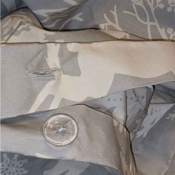 Winter Wonderland Frosted Forest Duvet and two pillowcases from Pottery Barn - Picture 2 of 4